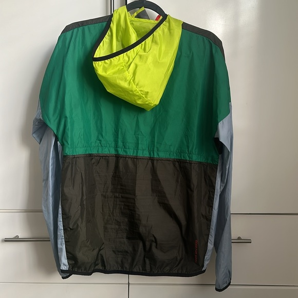 Cotopaxi Windbreaker - Picture 2 of 2